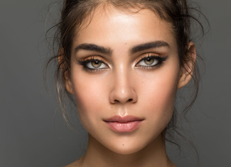 چگونه با آرایش چشم های خود را برجسته کنید؟